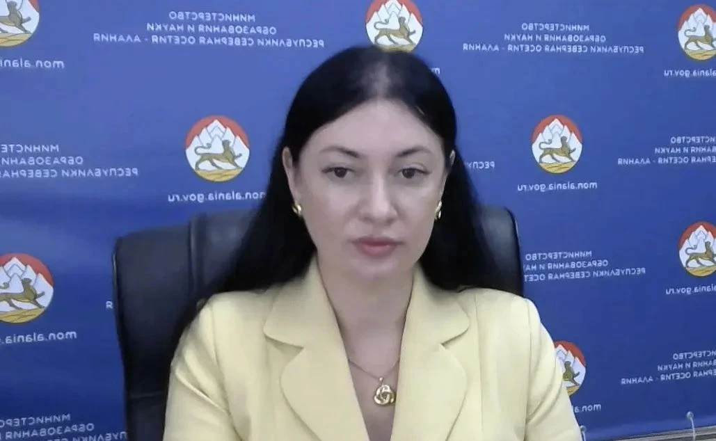 Сегодня на аппаратном совещании доложила Главе региона Сергею Меняйло о ключевых событиях в образова