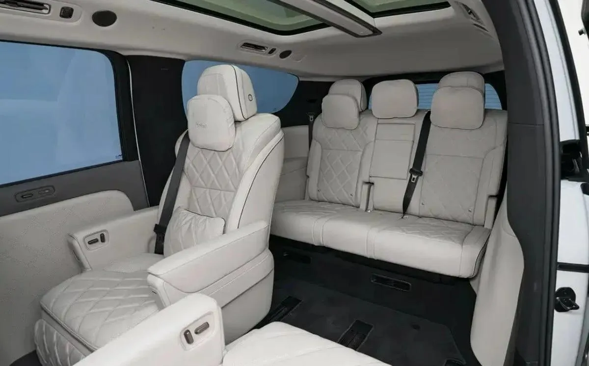 Li Auto представила обновлённый электрический минивэн Mega