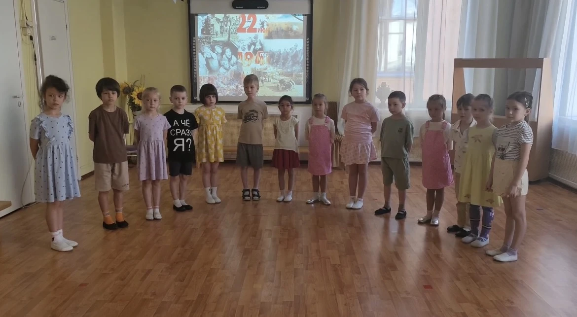 Песня https://vk.ru/wall-170074272_75305