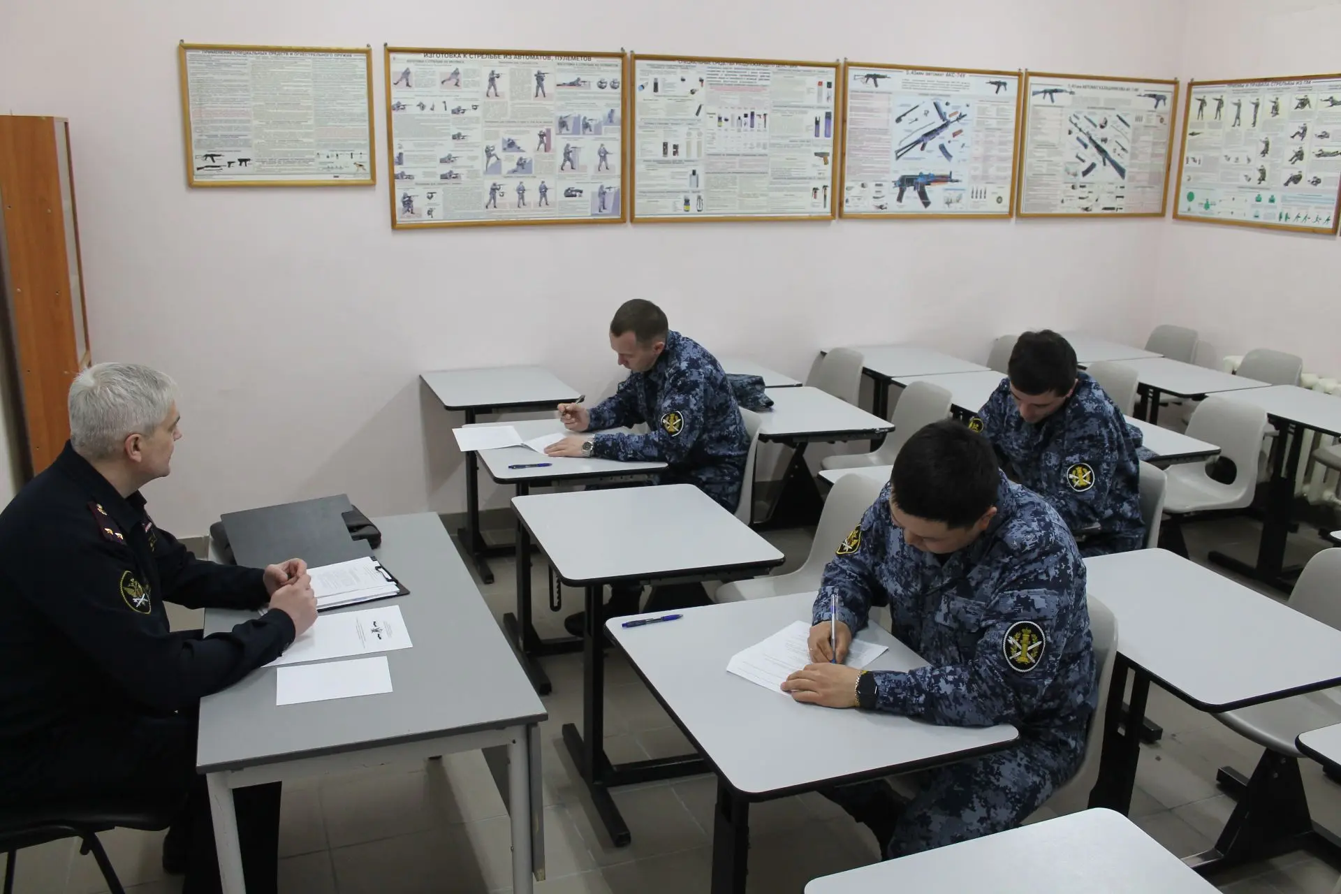 В региональном ведомстве определили победителя конкурса «Лучший начальник караула»
В УФСИН России по