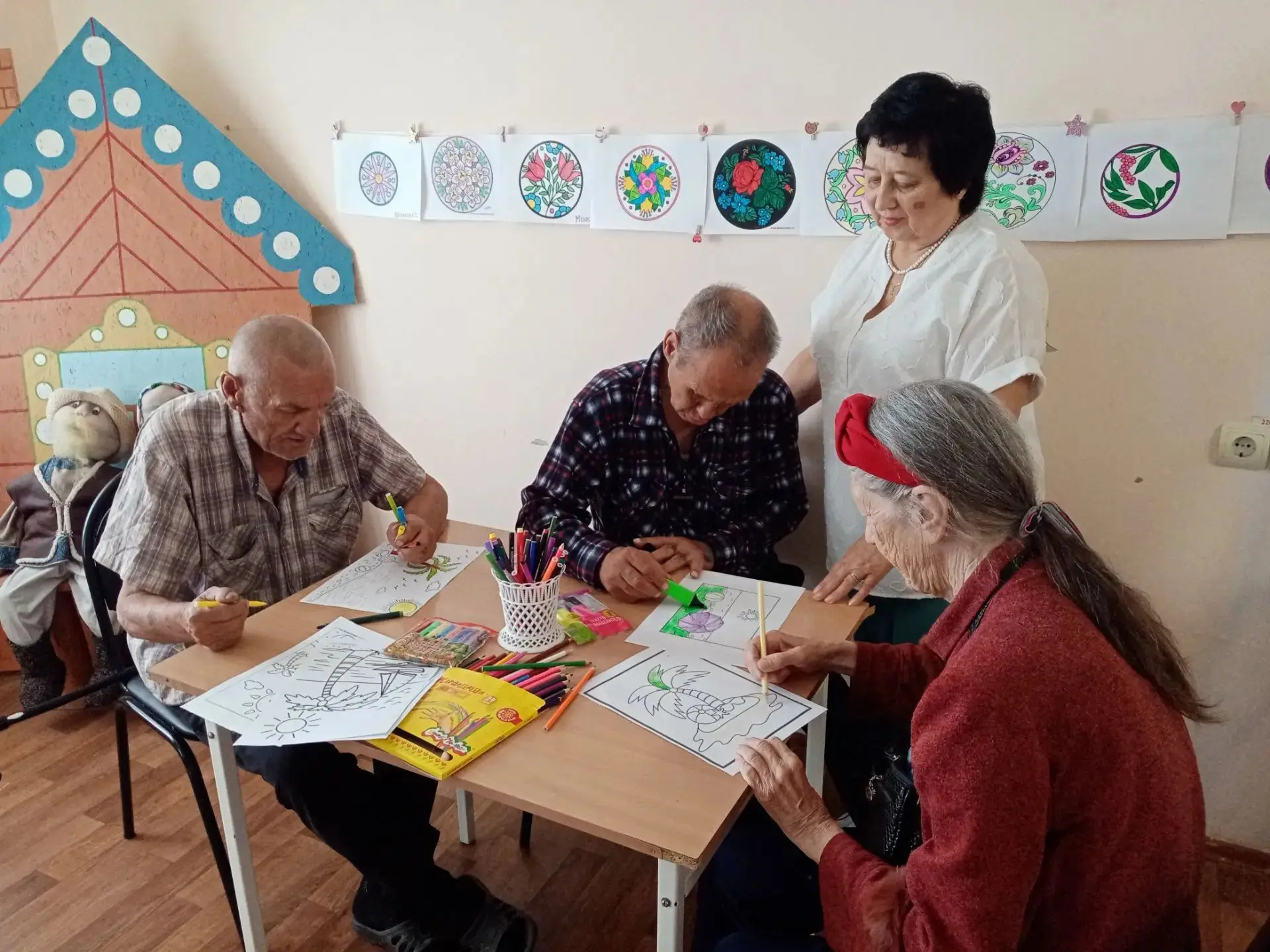 Тема сегодняшнего занятия — рисуем море.