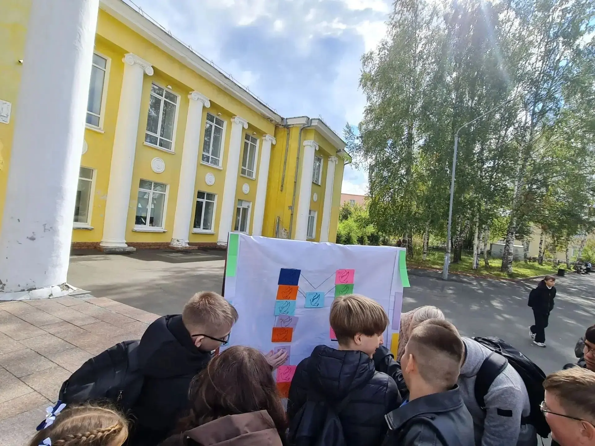 3 сентября в День солидарности в борьбе с терроризмом на площади Лазо для учащихся школ...