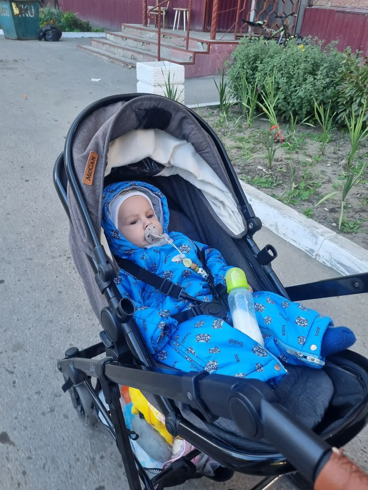 Пошли на помощь к тётке 😁😄