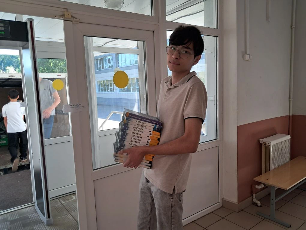 🌱Экологическая акция в нашей школе!☘️  Наш школьный  волонтёрский отряд " Одуванчик" провёл сбор мак
