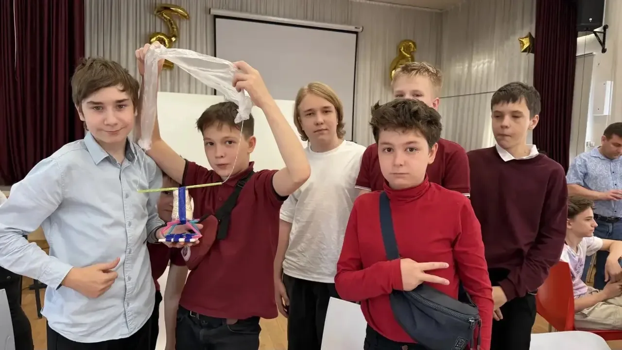 На этой неделе летней ПРОтехнологической школы ребята занимались экспериментальной частью.

🥚 Иссле