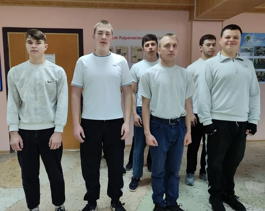 6 апреля 2026 г. в КЧР ГБПОО МПК «Профессионал» прошла торжественная линейка, ознаменовавшая начало 