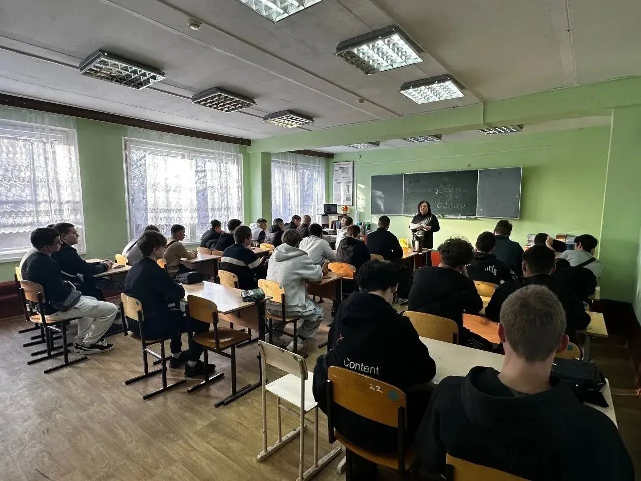 🇷🇺Разговоры о важном🇷🇺    📌Новая учебная неделя в нашем колледже началась традиционно с занятия «Раз