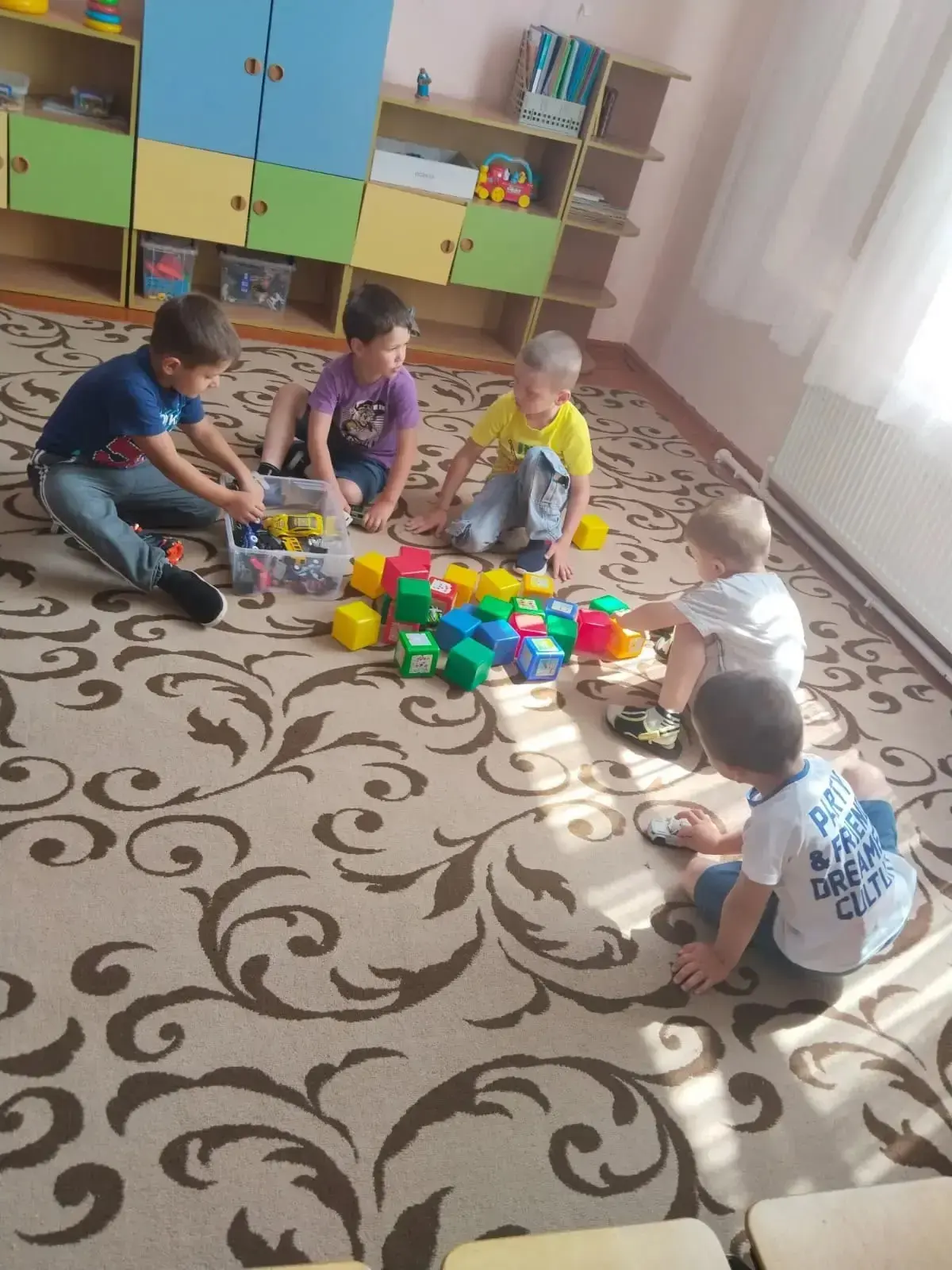 🏗 Строим мечты из кубиков!
