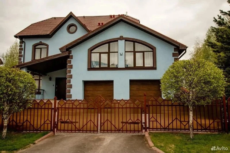 🏠 Роскошный коттедж продают на Лесной поляне в Кемерове за 60 млн рублей: смотрим, что там внутри
