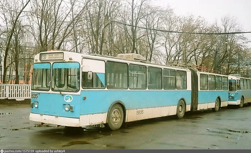 Старый автобусный парк в Люблино. Вспоминаем то самое начало нулевых.
