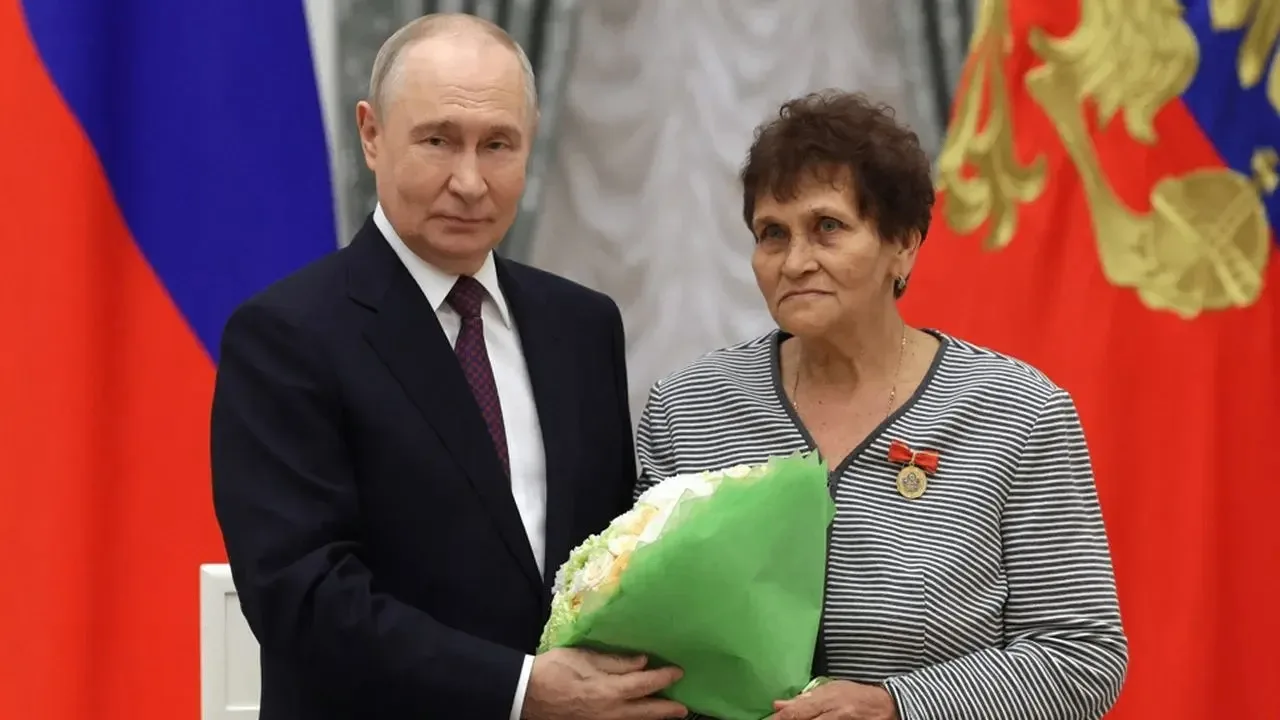 Педагог из Сурска удостоена награды Владимира Путина