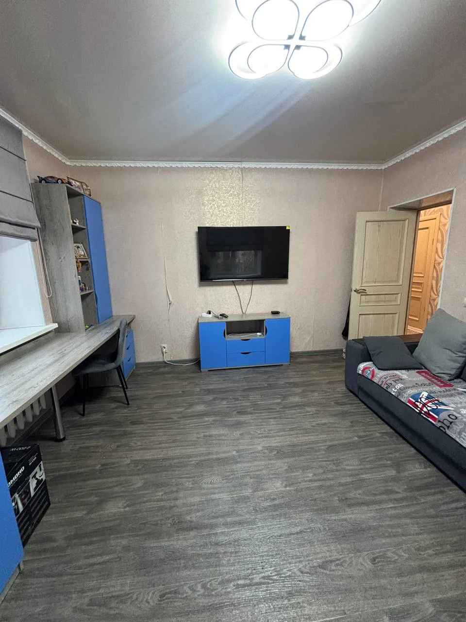 Продаётся квартира, в центре города. Оренбург ул Гая д 14. Цена 5800000. Остальные вопросы по телефо