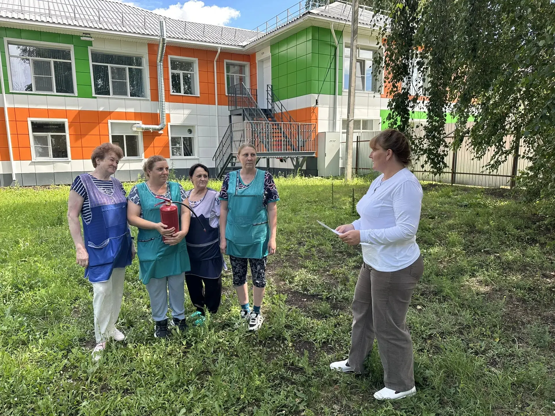 Основные действия и правила поведения при возникновении пожара отработали сотрудники Пичаевского дет