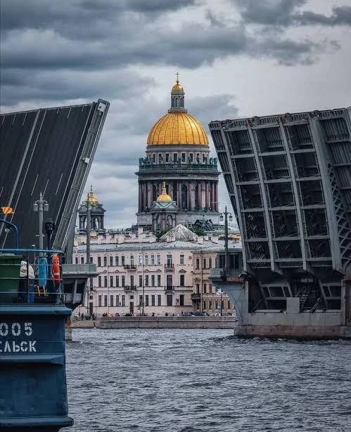 Доброе утро, Санкт-Петербург 💫