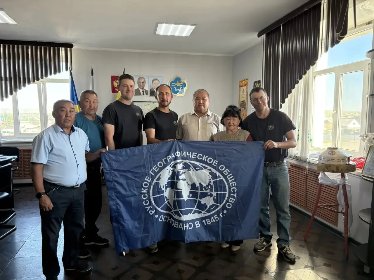 ❗️ Международная экспедиция РГО прибыла в Эрзинский кожуун!