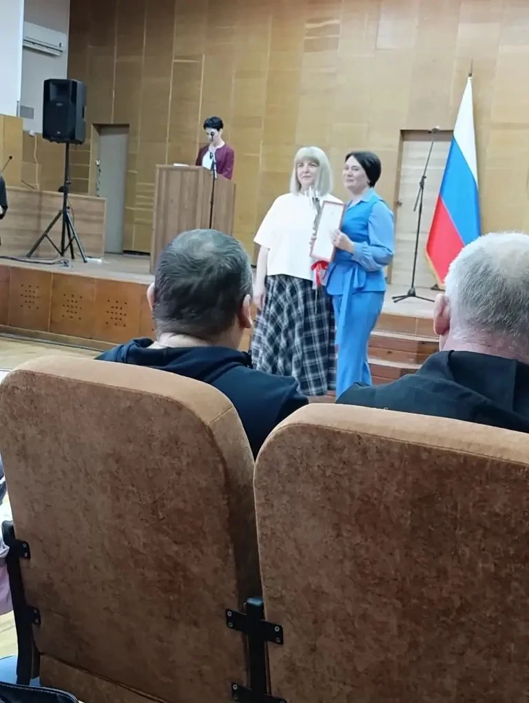 18 мая в актовом зале ЛРКБ состоялось торжественное награждение медицинских сестер и коллективов поч