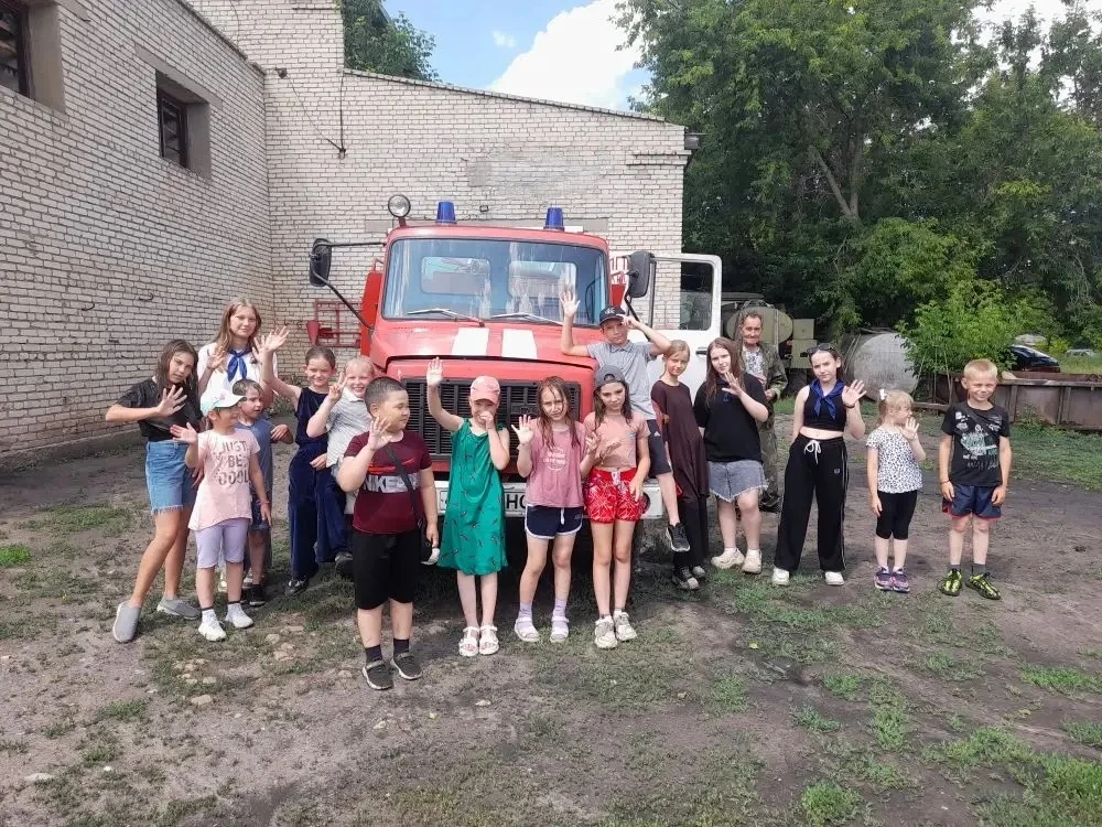 А мы #ПроБезопасность45
🚒👨‍🚒👩‍🚒Сегодня ребята, посещающие наш пришкольный лагерь, побывали на э