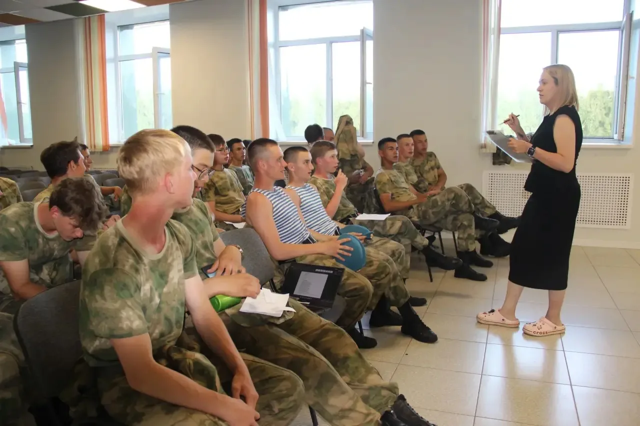 Подготовка к окружным военно-патриотическим сборам «Гвардеец» продолжается!
 
Сегодня юноши сосредот