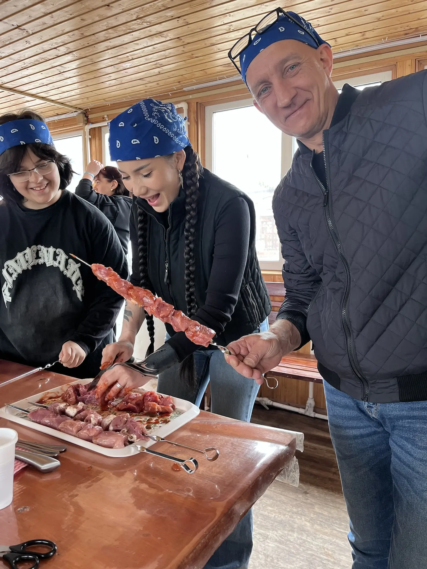 🥩 В Хабаровске с дымком и ароматом пряностей прошёл фестиваль шашлыка — настоящий праздник для всех
