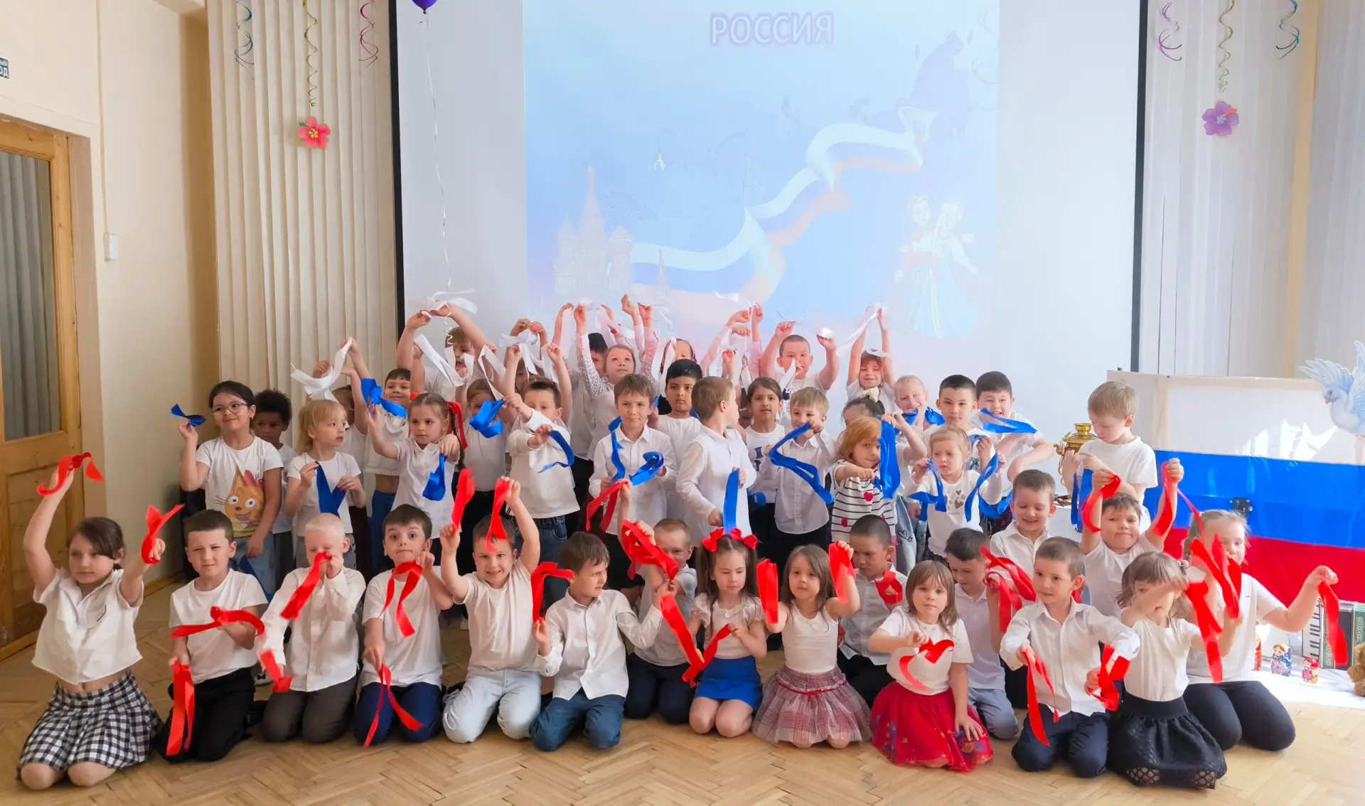 С Днём рождения, наша любимая Россия!
В преддверии Дня России, важного государственного праздника, в