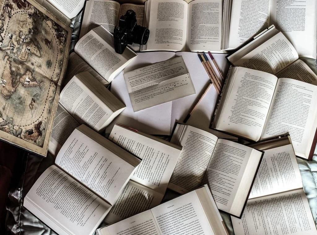 Книги для лучшего понимания мимики и жестов

Если вы действительно увлечены "чтением" людей — эти кн