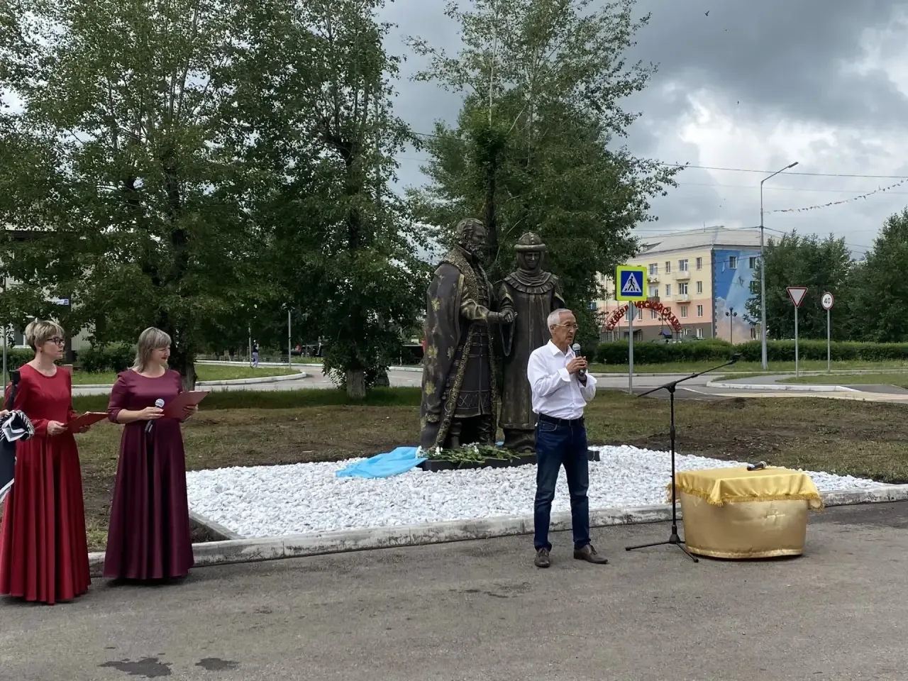 8 июля, в День семьи, любви и верности, на площади у Храма Похвалы Пресвятой Богородицы в городе Сви