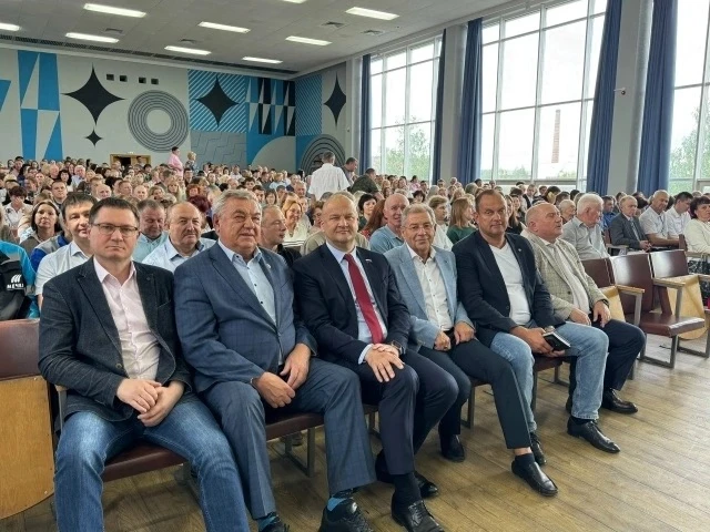 Производственное объединение «Ижсталь» для города и для всей республики имеет особое зн...