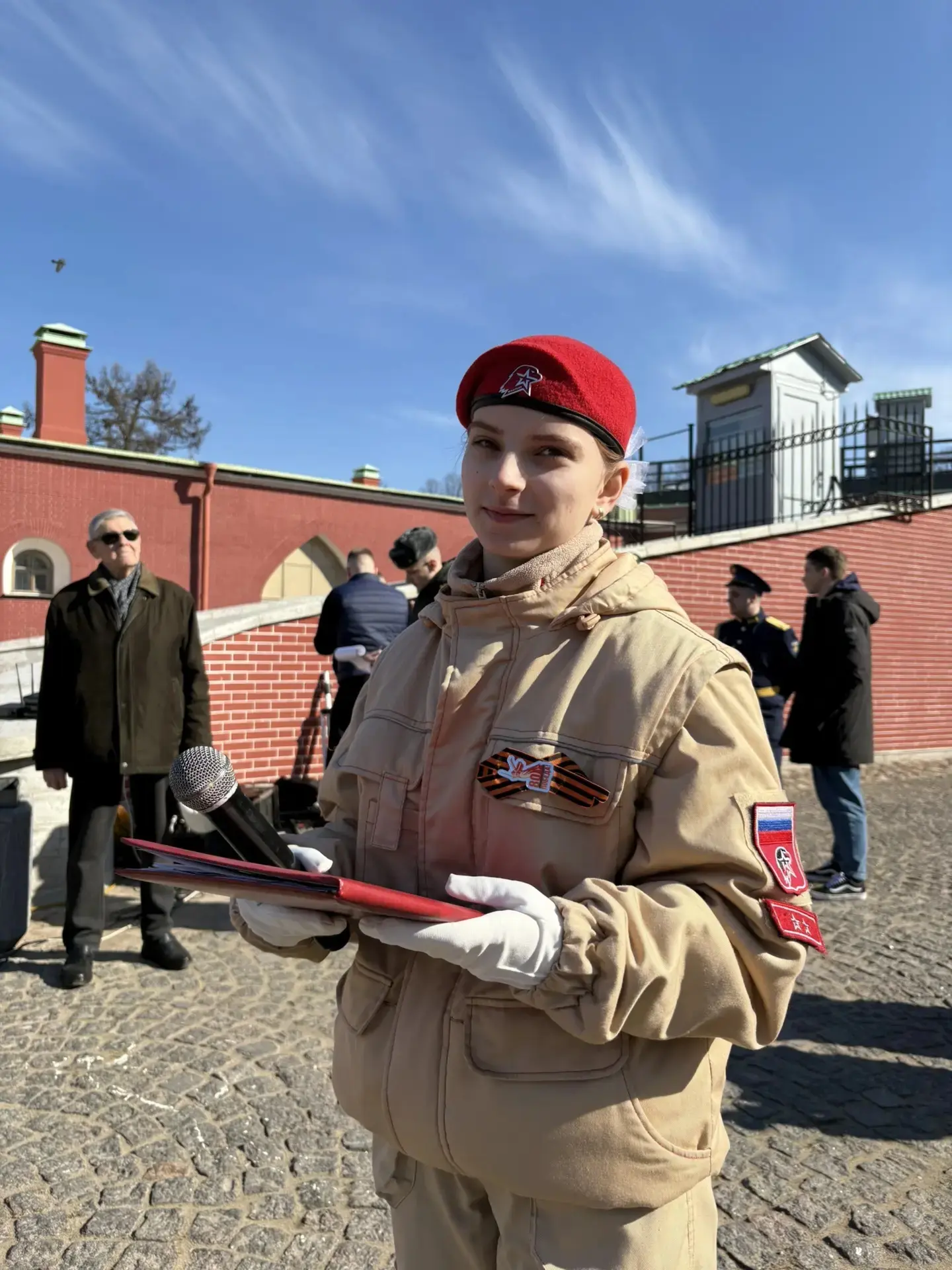 Юнармия - это жизнь! Юнармецы - активные ребята, в любой момент готовы прийти на помощь. Помощь быва