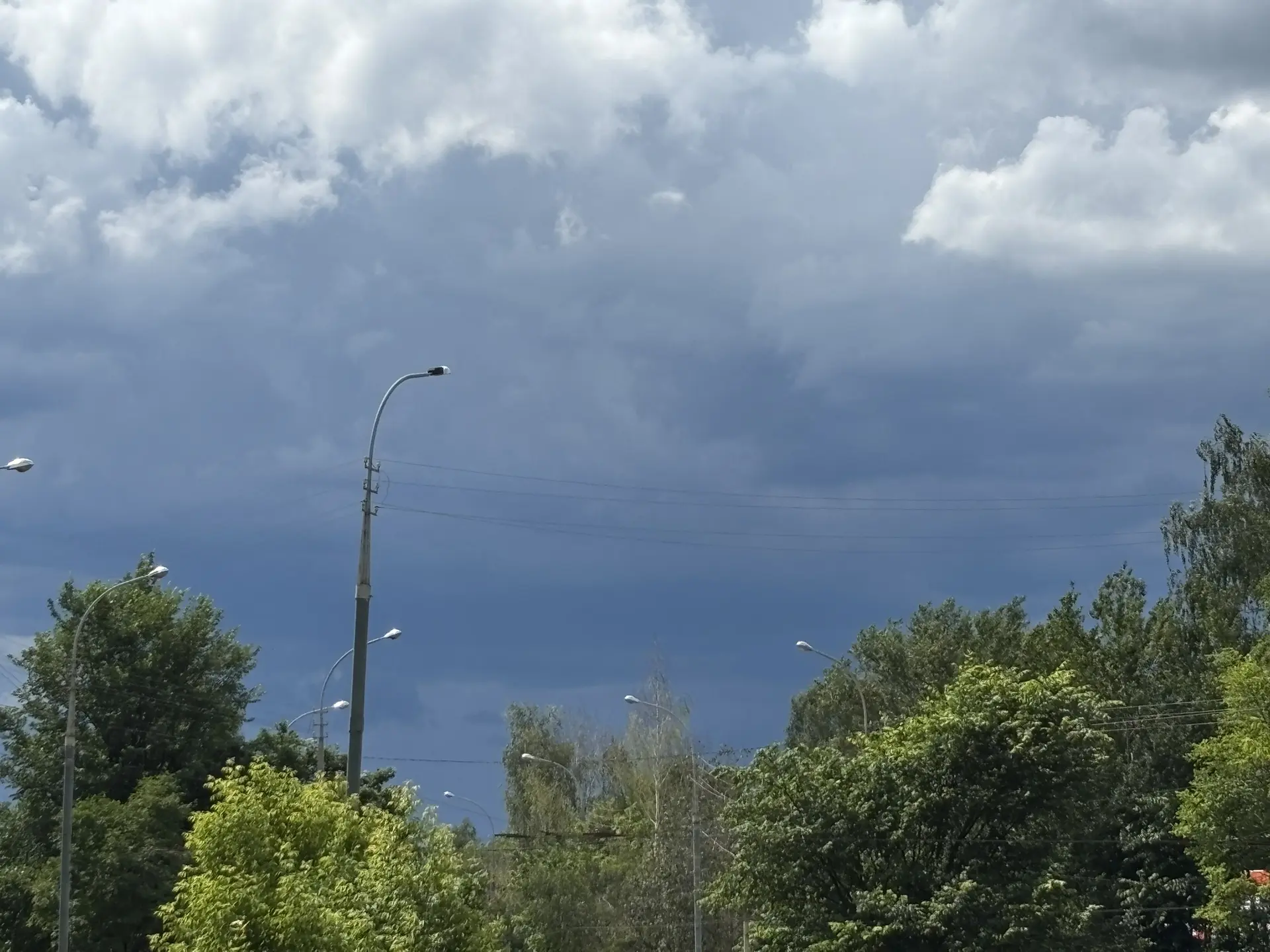 ❗️⛈️ В ближайшие 2 часа и до конца суток 23 июня местами по Марий Эл и в Йошкар-Оле ожидаются грозы 