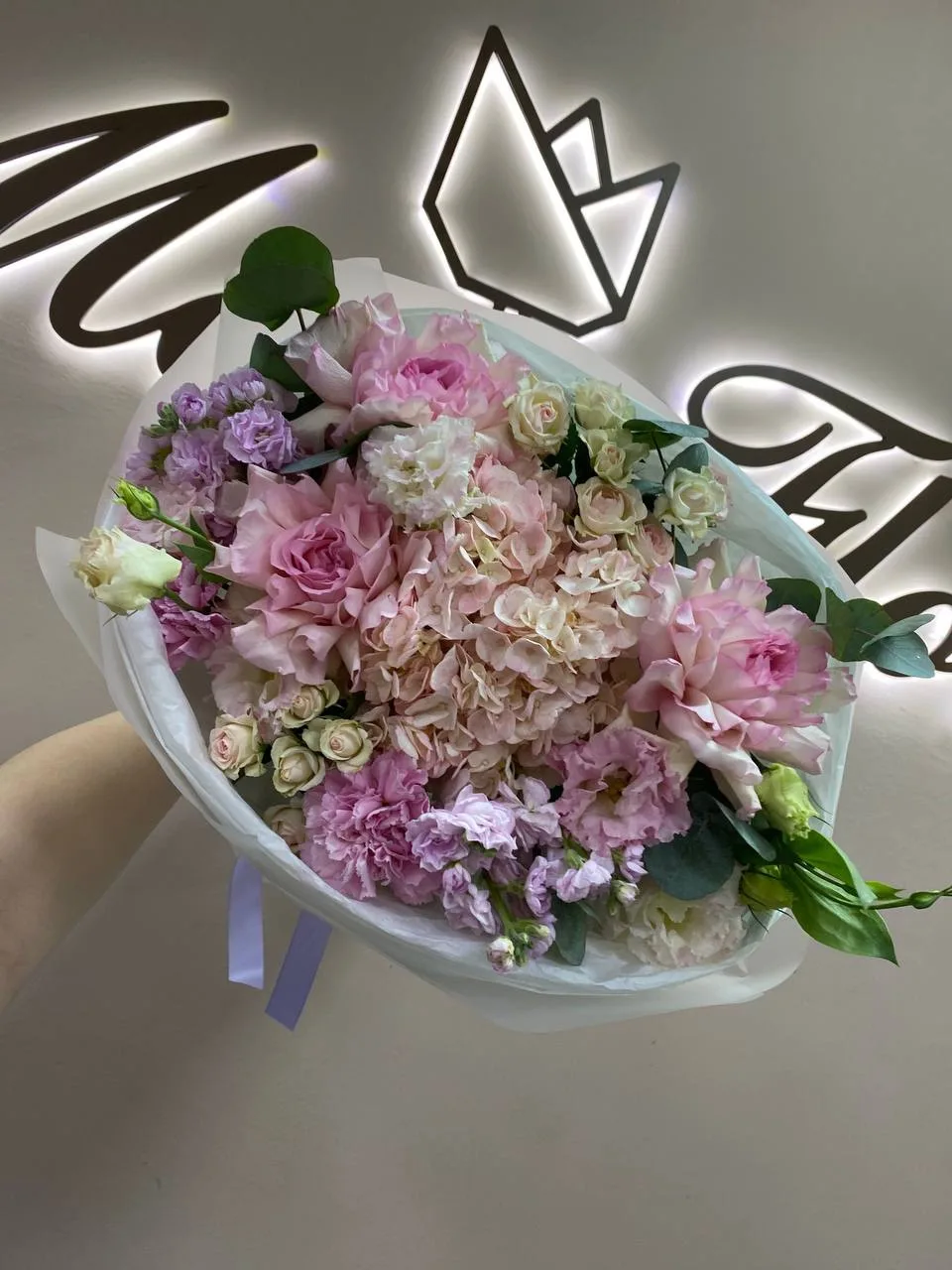 Бесплатная доставка цветов https://maxflorabuket.ru/collection/bukety