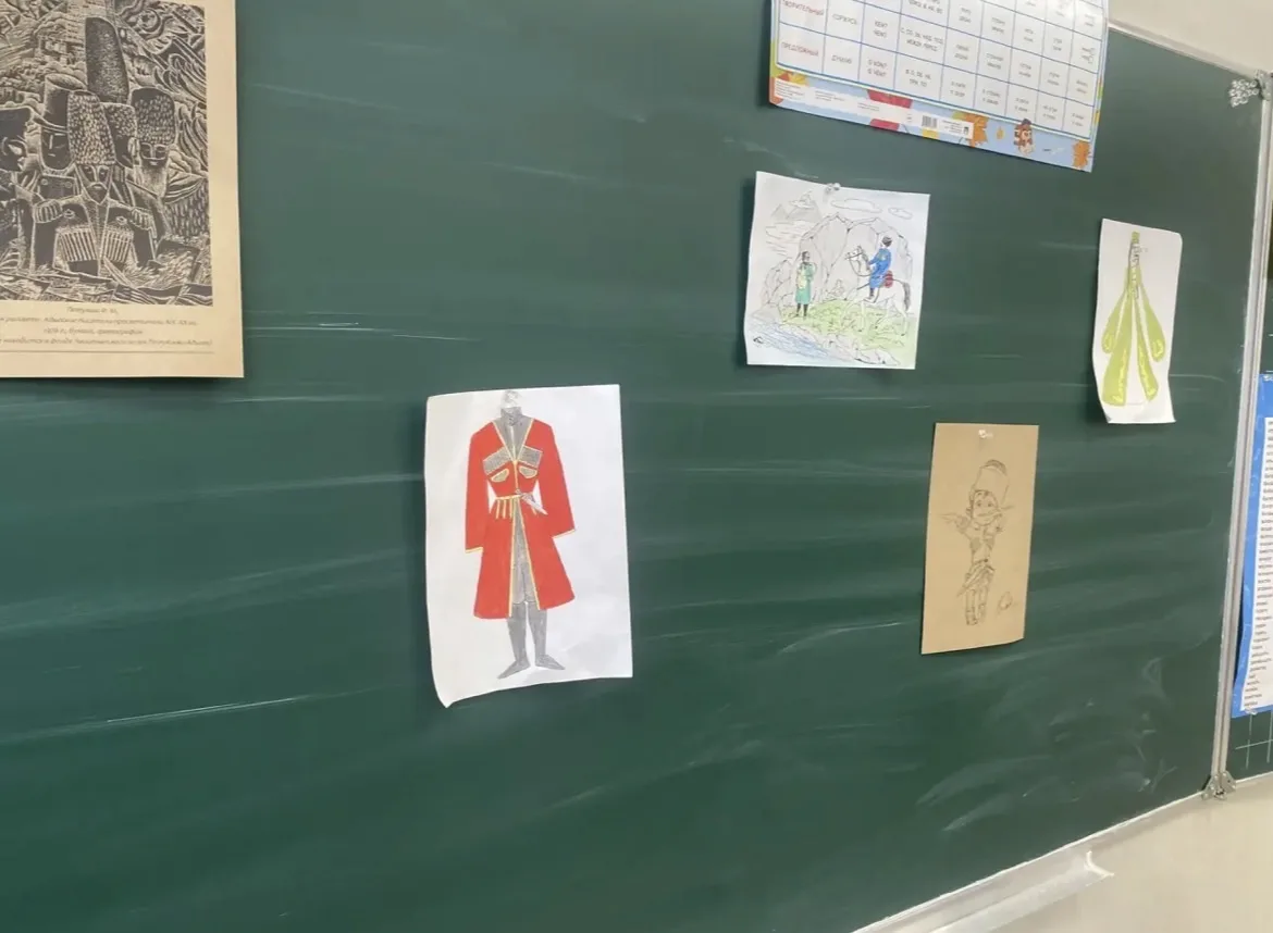 📚 СКАЗКИ, КОТОРЫЕ НАС ОБЪЕДИНЯЮТ 🇷🇺  В нашей школе стартовала удивительная акция «Читаем сказки наше