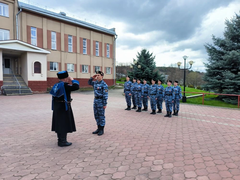 ЗАРНИЦА🇷🇺🔥💪🏻    🇷🇺14 апреля прошел первый день военизированной игры «Зарница 2.0» для старшей группы