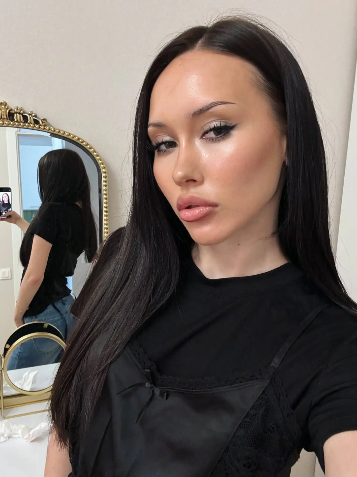 Beauty-фаворитами последнего времени оказались масла для губ от Bonya Beauty🩵