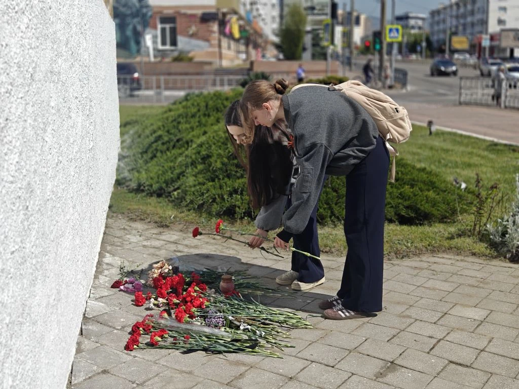 🇷🇺 В преддверии празднования Великой Победы ученики МАОУ СОШ №22 вместе с главой Центрального внутри