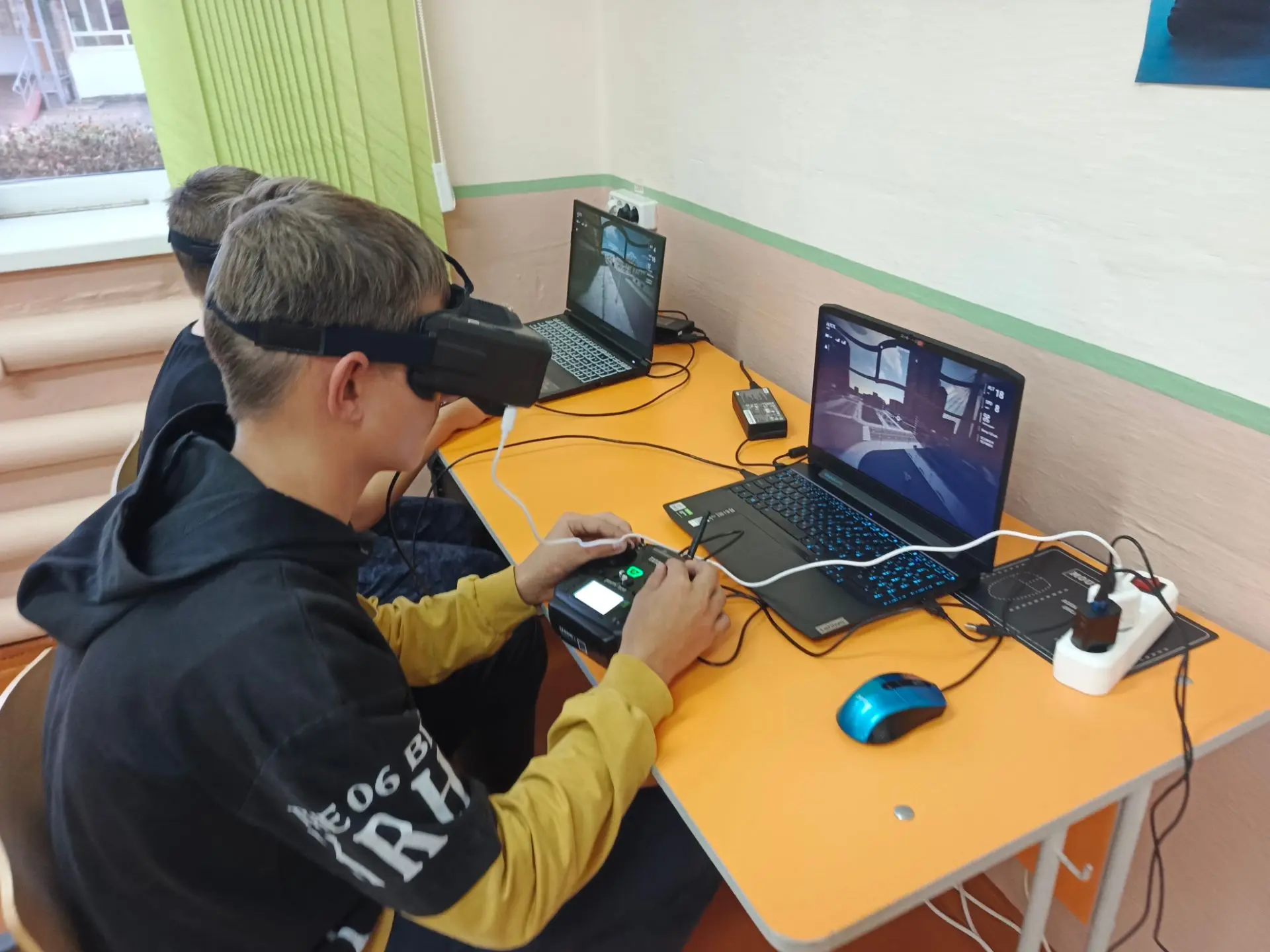 ✈️Фоторепортаж: первые полёты на тренировке по БПЛА 🚀