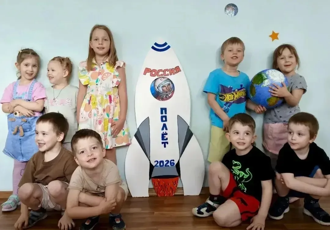 «Космическая неделя» в средней группе №49  На этой неделе ребята из средней группы №49 отправились в