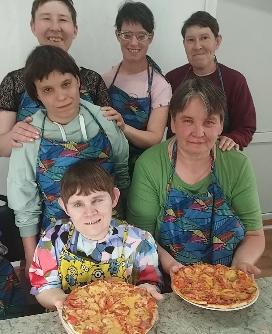 Опять готовили любимую пиццу! 🍕 Она, как всегда, получилась у наших кулинаров очень вк...