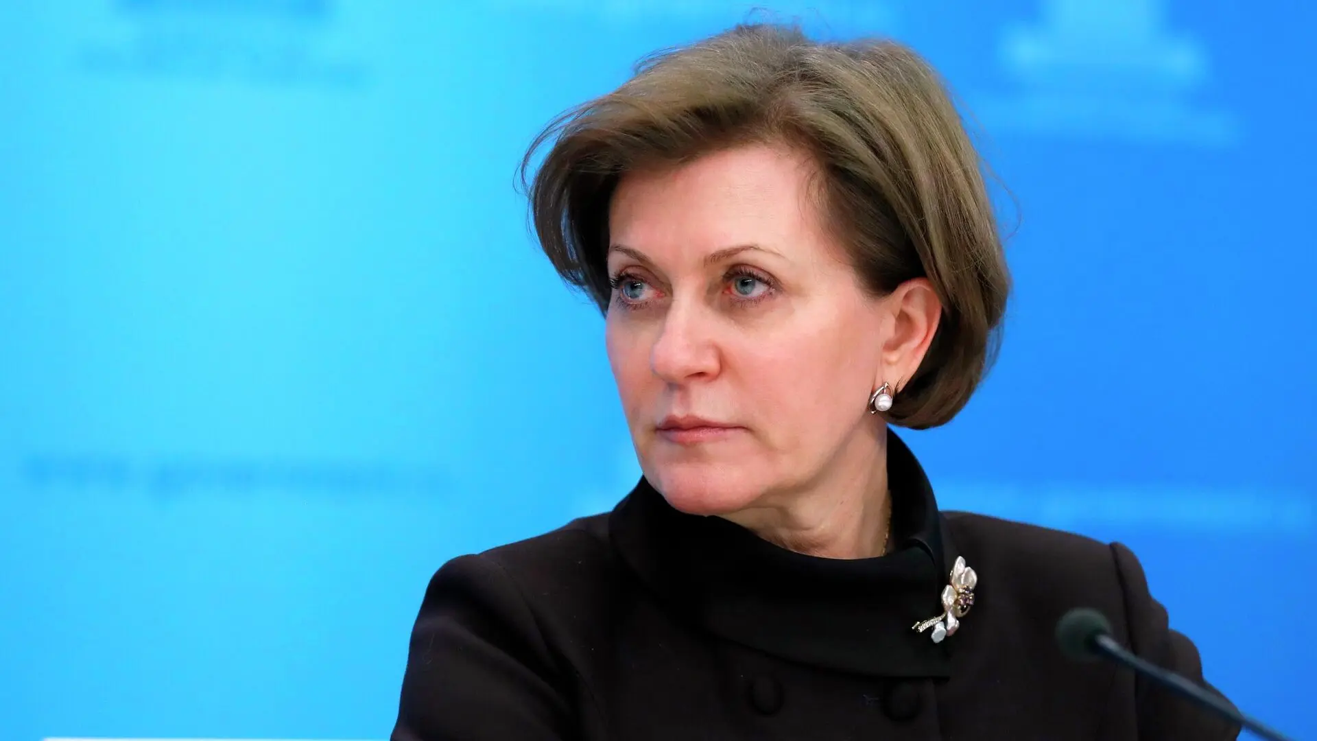 Глава Роспотребнадзора Анна Попова заявила, что всем россиянам нужно бесплатно привиться от туберкул