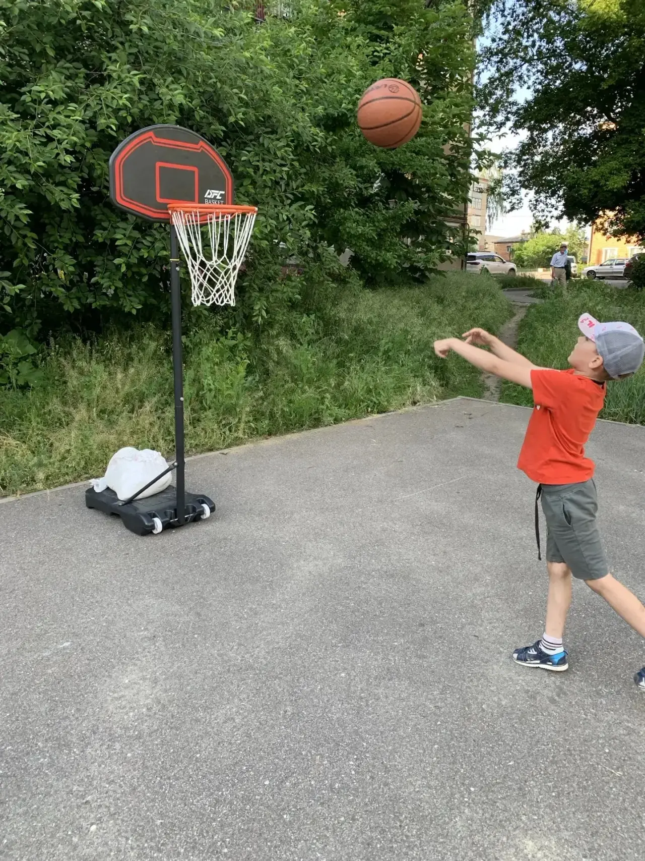 Яркие эмоции и звонкий смех на Островитянова⚽🏀

Вчера для юных жителей нашего района, рядом с домом