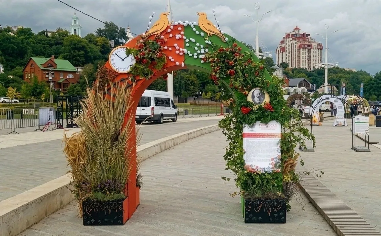 В выходные, 5–6 сентября, Воронеж расцвёл по-особенному: Петровская набережная и Адмира...