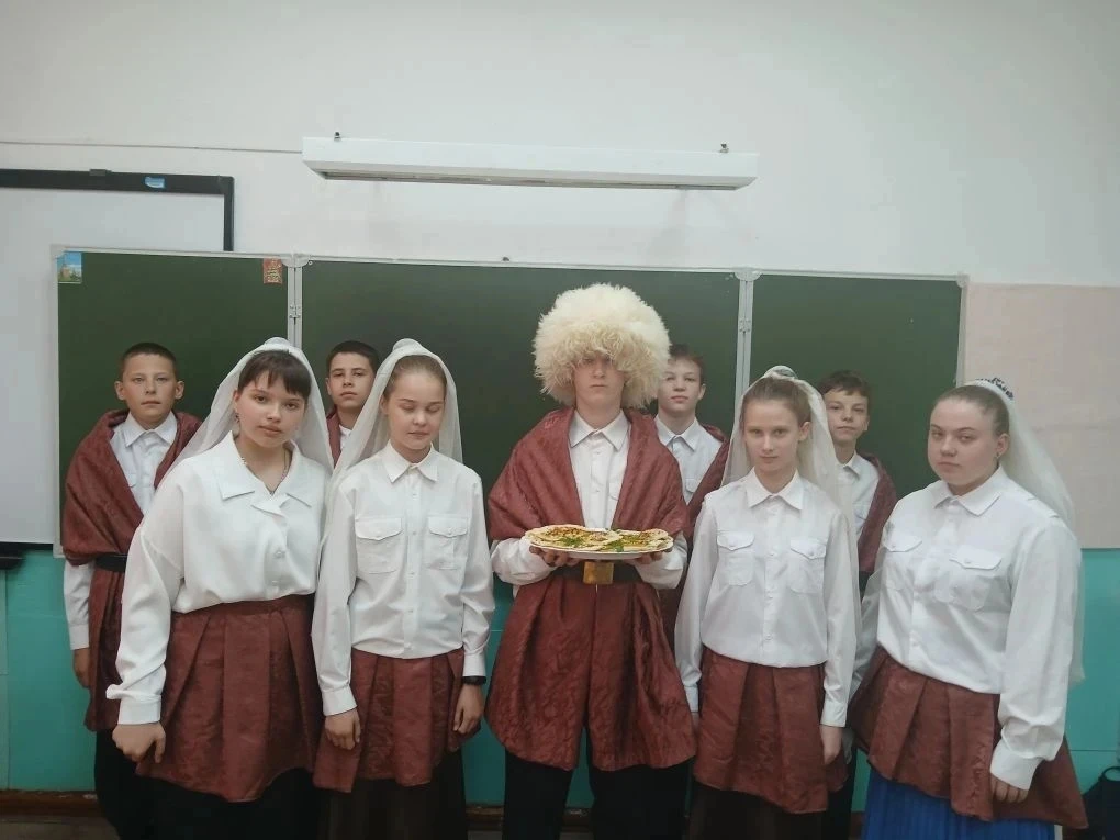 В нашей школе прошло мероприятие, посвященное Году единства народов России

В нашей школе прошло мер