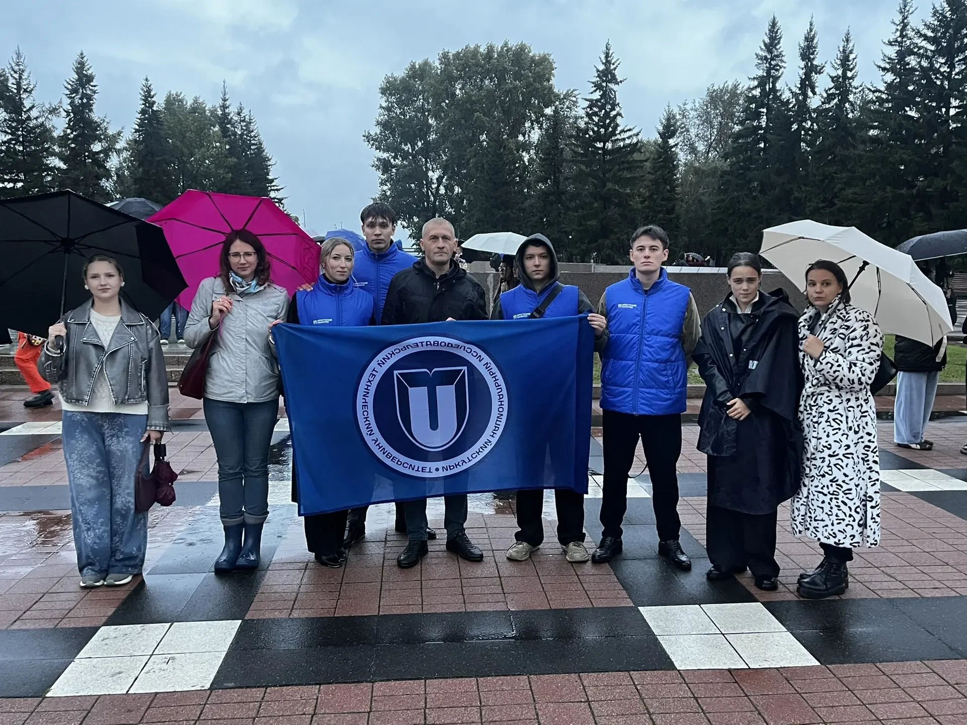 Координационный центр ИРНИТУ принял участие в митинге, посвящённом Дню солидарности в б...