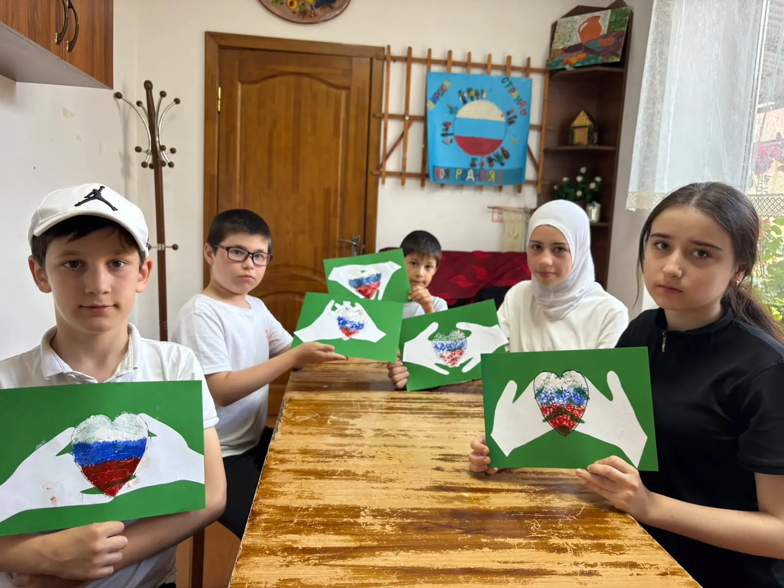 👩‍🏫Инструктор по трудовому обучению  🎨🖌️Атаева Н.Т.  провела мастер-класс по изготовлению подело