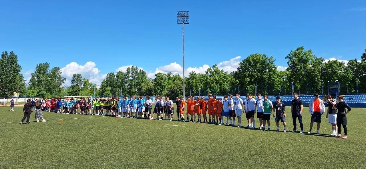 3 июня на малой спортивной арене стадиона "Петровский" прошел ежегодный турнир по мини-...