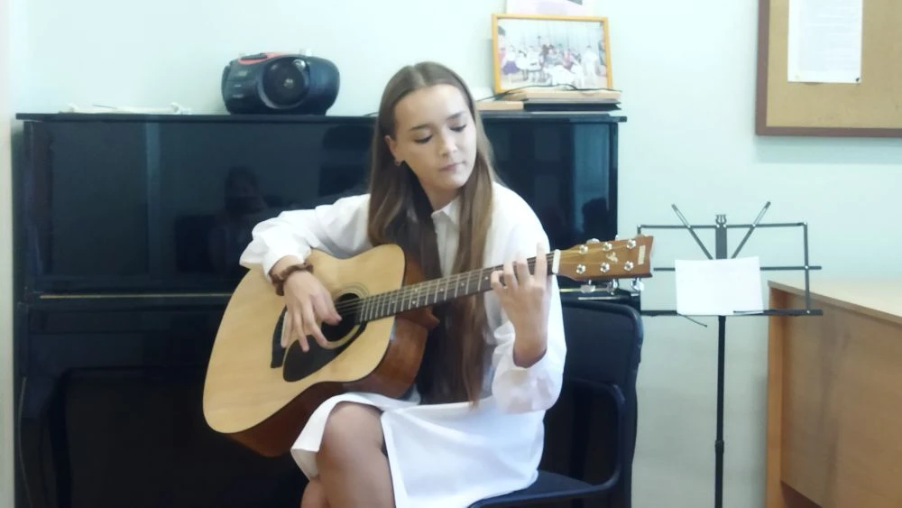 🎸Изгиб гитары жёлтой: в объединении "Гитара" состоялся отчётный концерт 

🎵Музыка — это универсаль