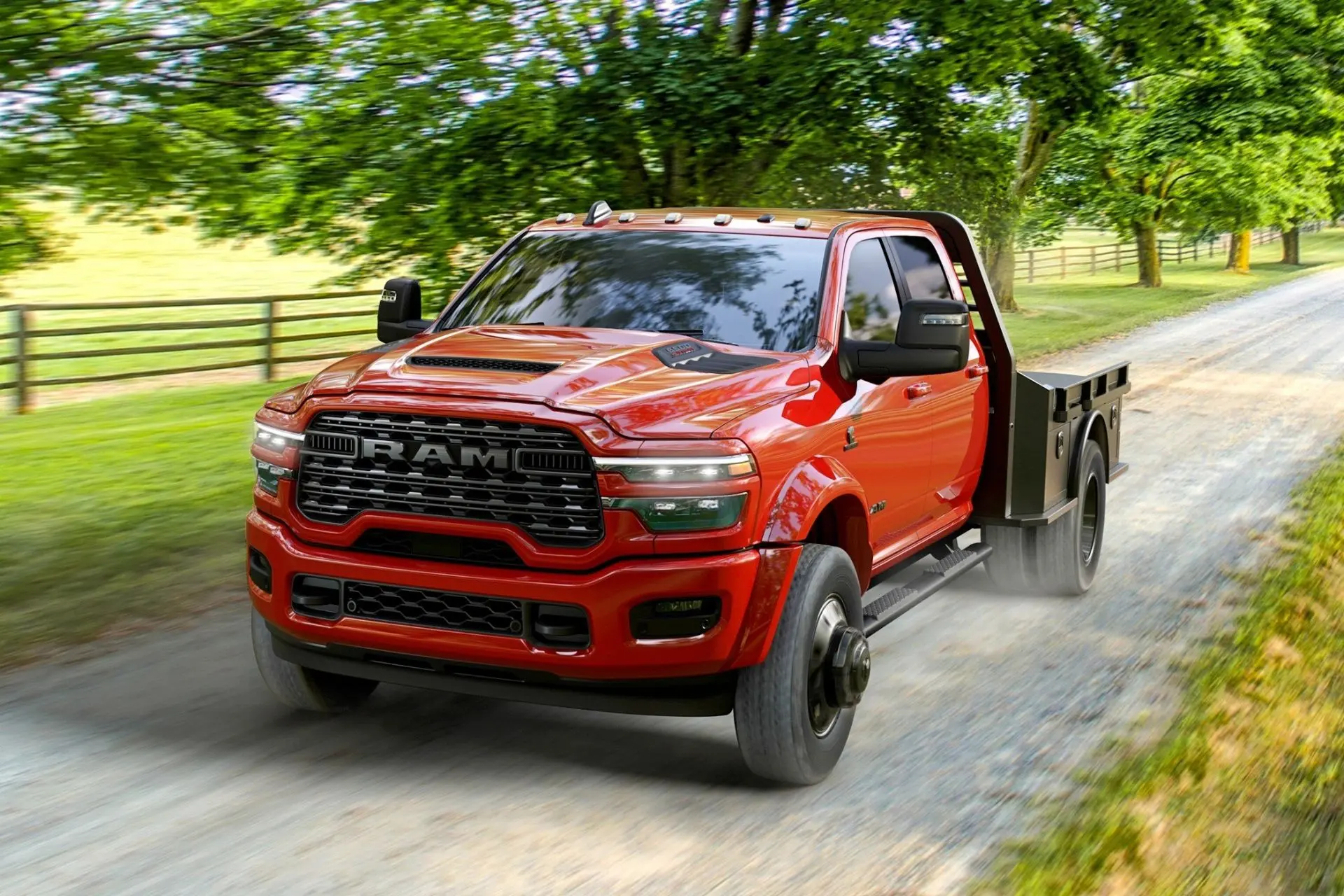 Ram Chassis Cab Night Edition: стильный ночной работяга с паровозной тягой