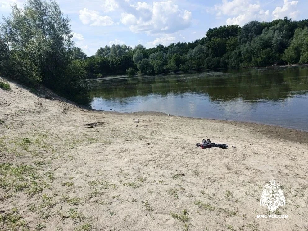 В Чувашии утонул 14-летний подросток

Трагедия произошла днем в Алатырском округе. Школьник купался 