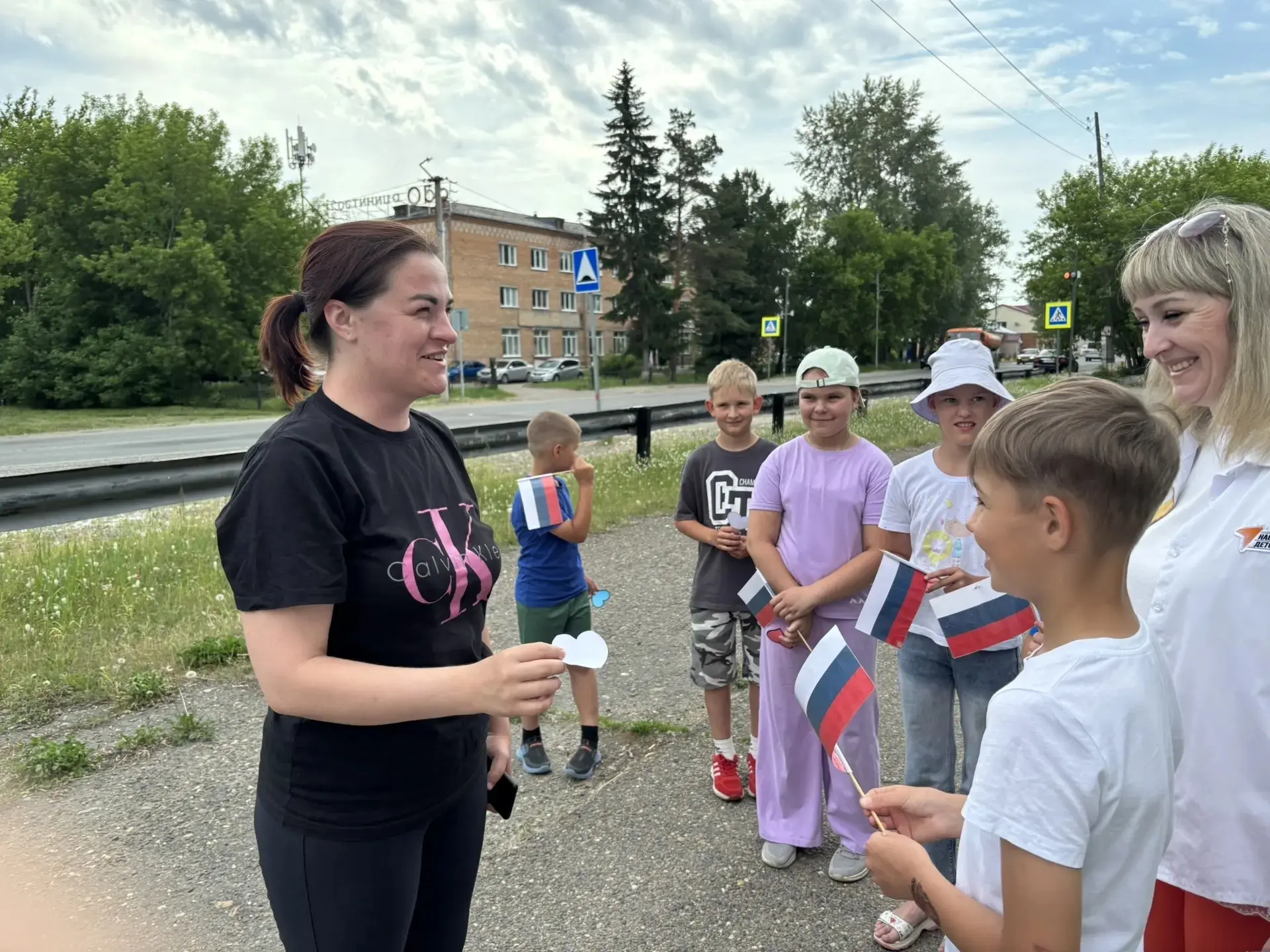 Поздравляем с Днем России!
⁣
Накануне праздника наши юные патриоты  совместно с советником по воспит