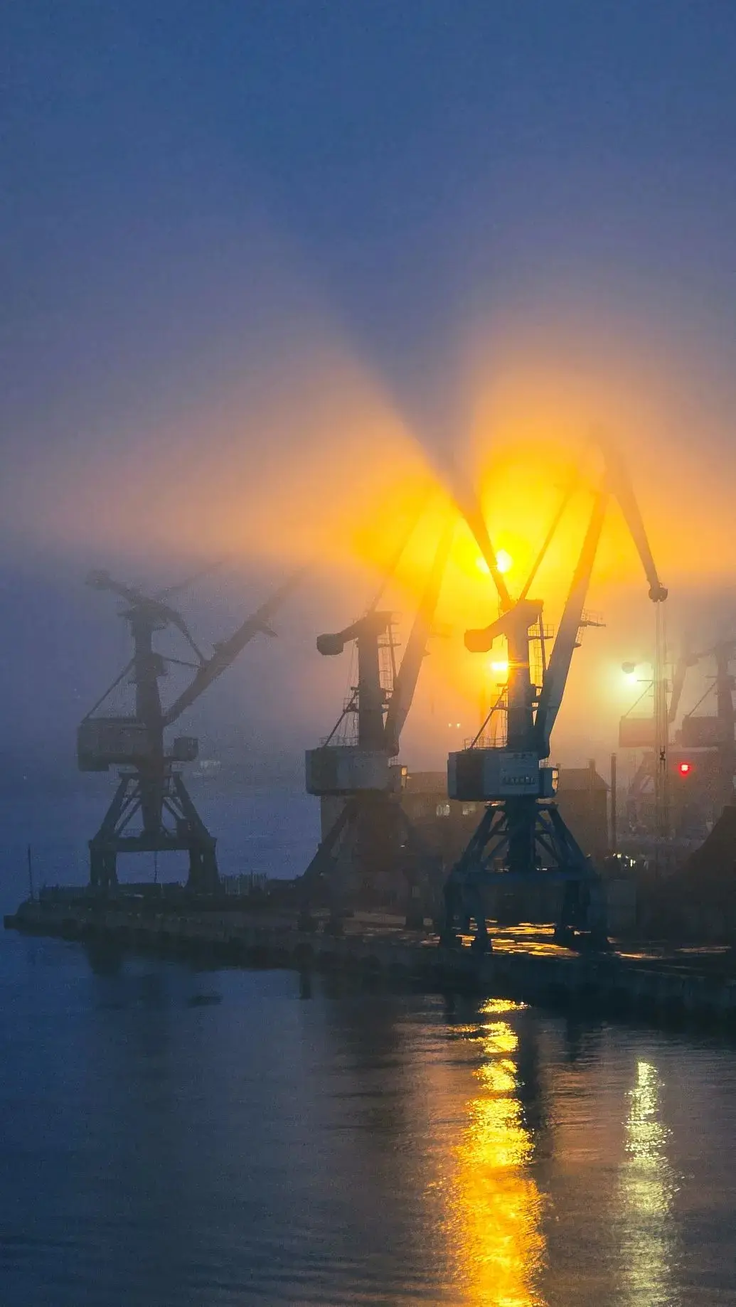 ИНФОРМАЦИЯ 22 час. 00 мин. 28.04.2026 г.       🛥т/х "Адмирал Невельской" находится в п. Корсаков в о