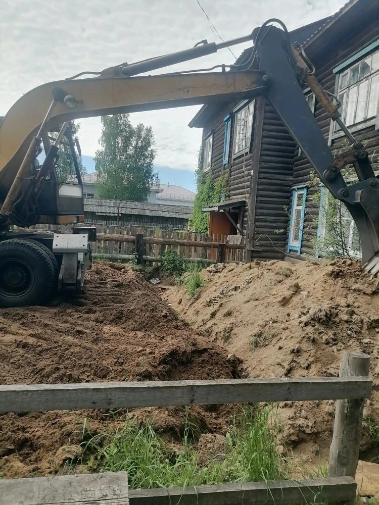 🚜 Финальный этап: закрытие теплотрассы на ул. Ленина, д. 6 и д. 14

Специалисты МУП ШОКС выводят об